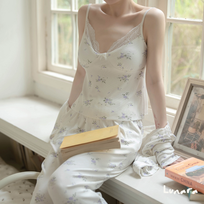 Lavender Bloom – Elegant Floral Nightwear