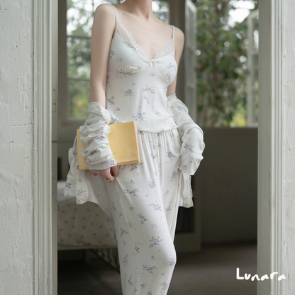 Lavender Bloom – Elegant Floral Nightwear