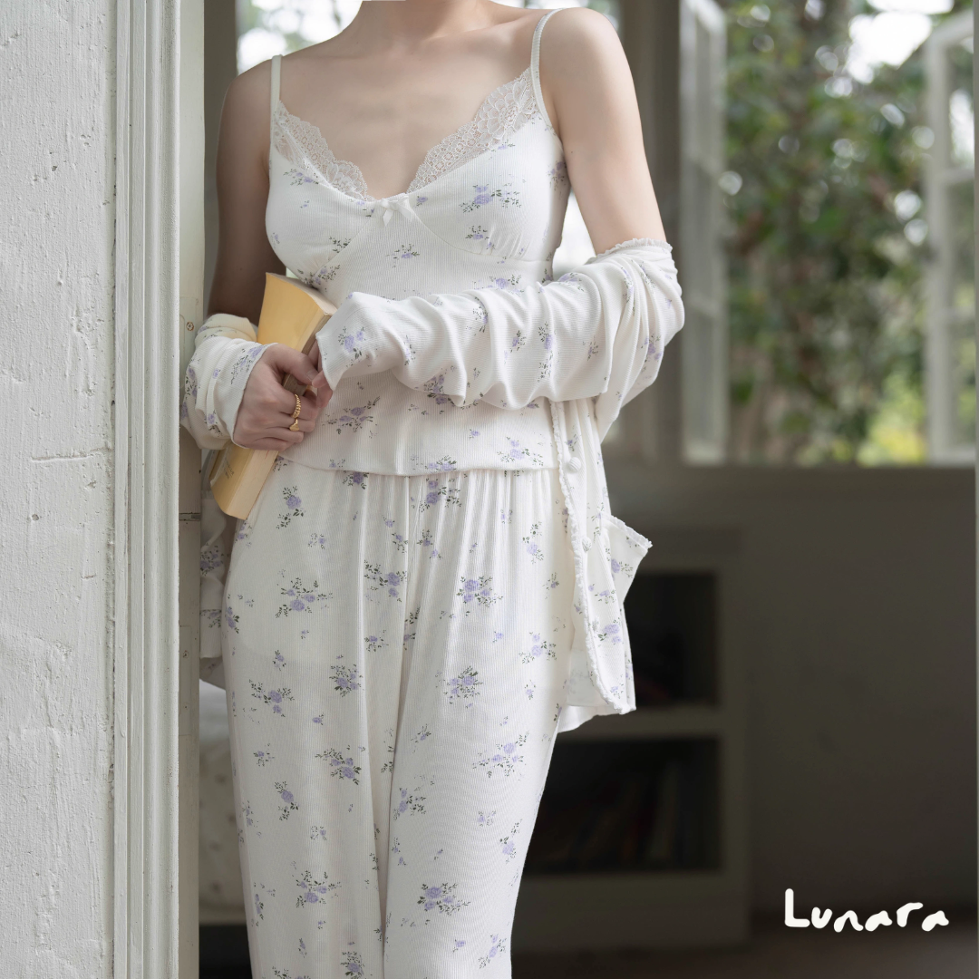 Lavender Bloom – Elegant Floral Nightwear